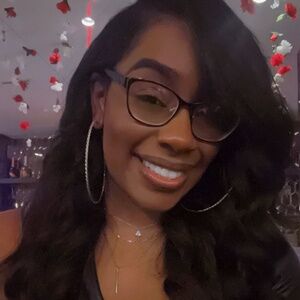 Meet your Posher, Fallon